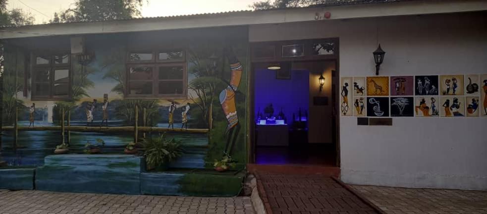 מושי Kilimanjaro Lodge - Mcf מראה חיצוני תמונה
